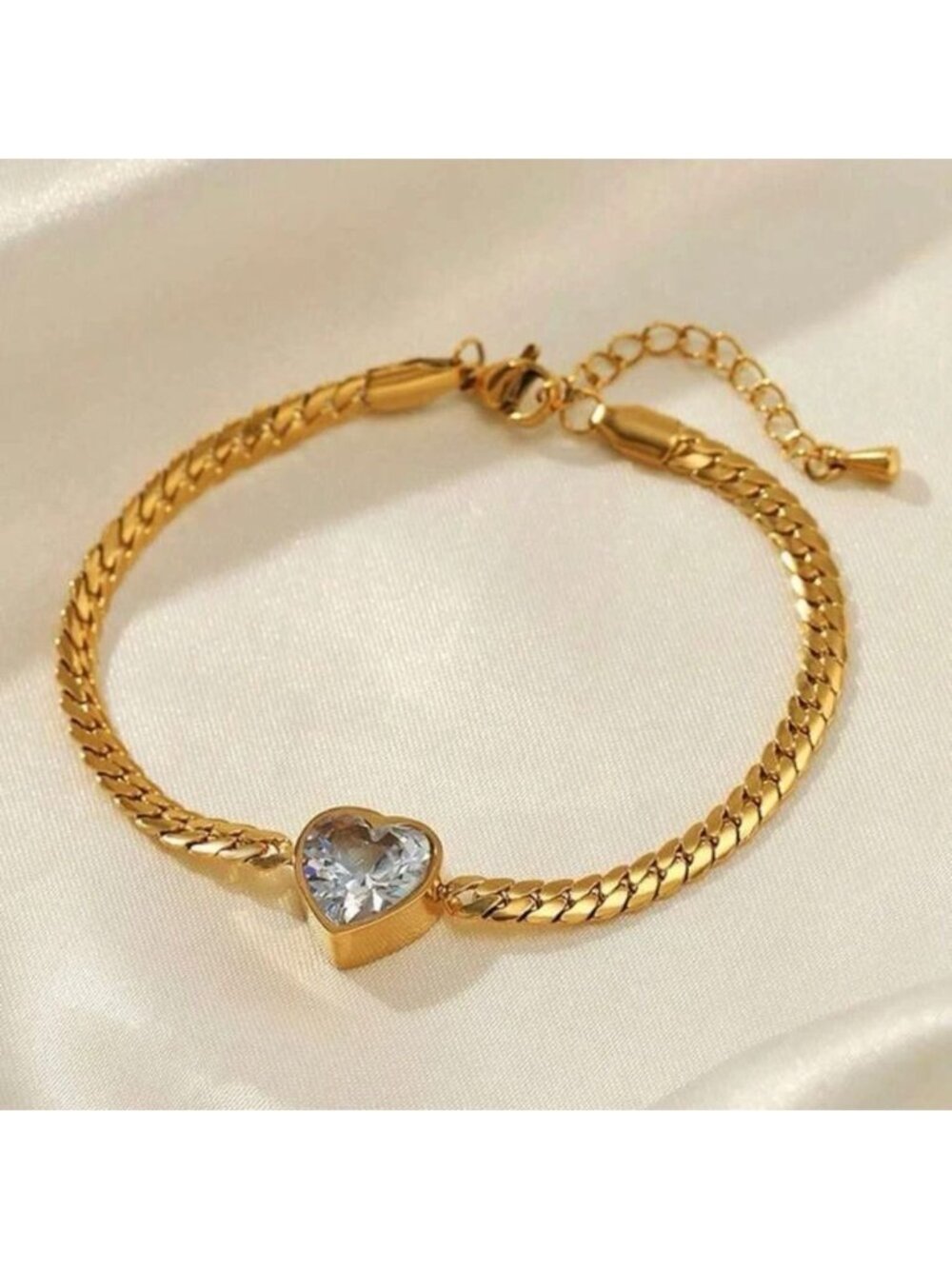 Diamond Heart Bracelet Q820